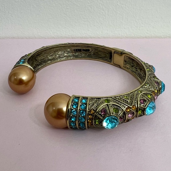 Heidi Daus Coral Pearl Clamp Bangle with Aqua Crystals - Picture 6 of 17